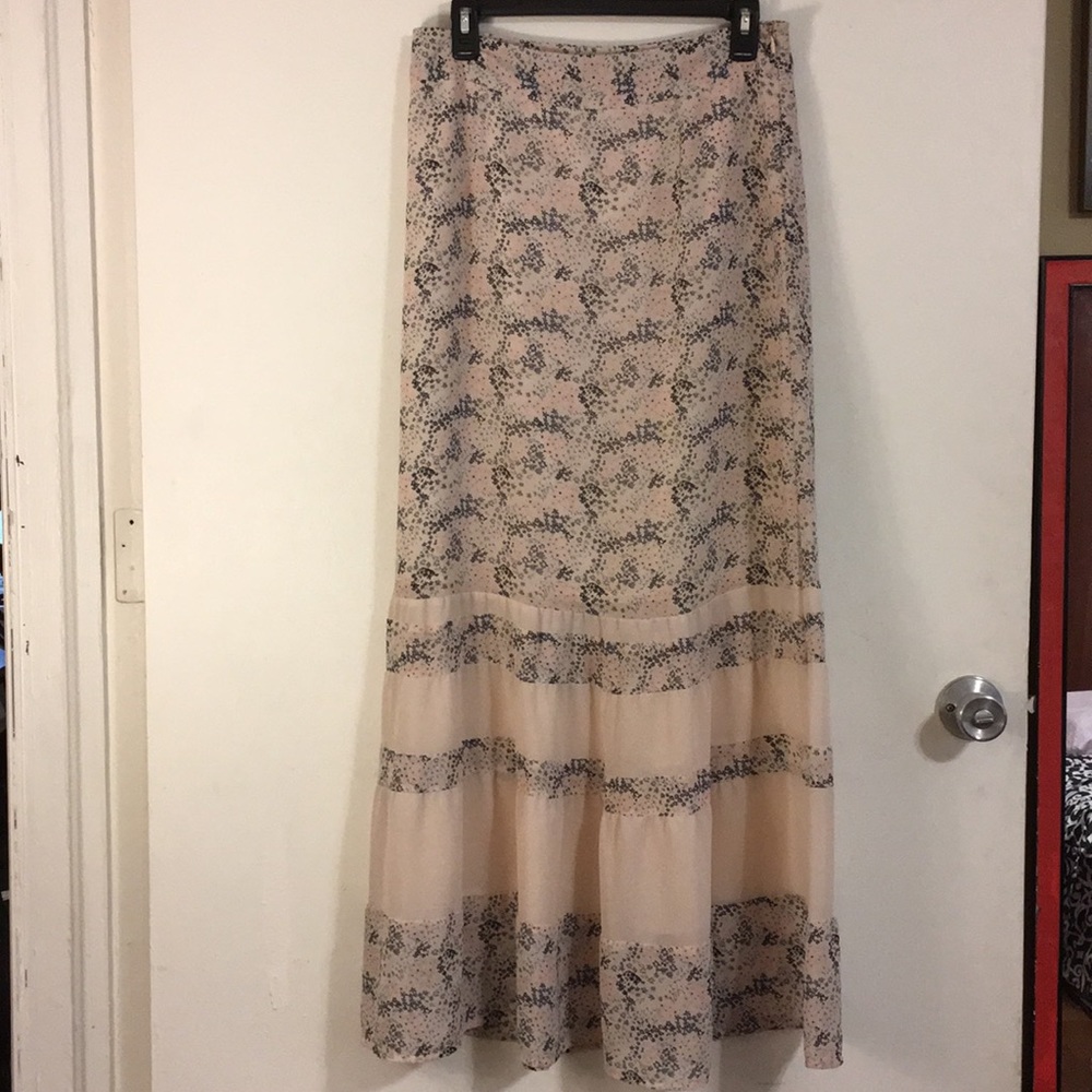 💘Forever 21 Maxi Skirt Sheer Floral design (M)💖